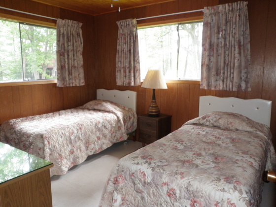 Twin beds in each bedroom